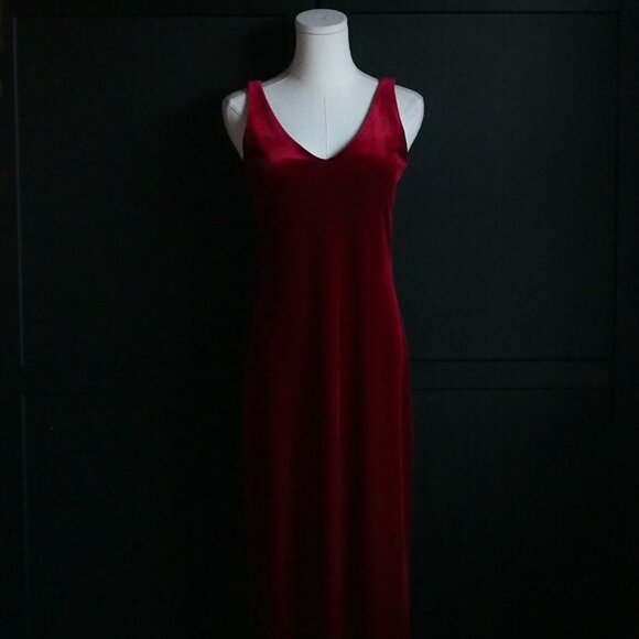 Garage | Vintage, Crimson Red Velvet, V-neck, Evening Gown - Picture 1 of 7